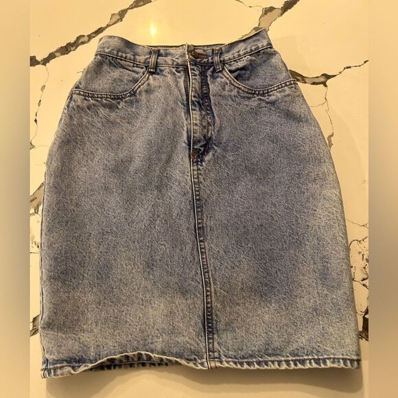 Dresses & Skirts - Vintage high waisted Denim Skirt bow detail